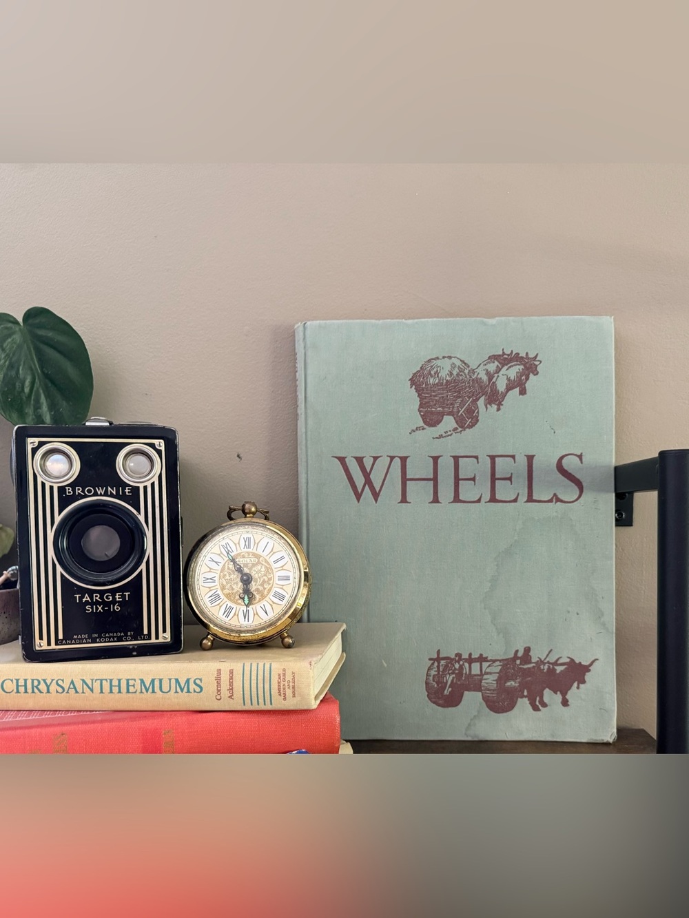 🌼Vintage 1955 Wheels Book by EDWIN TUNIS🌼